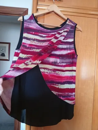 Blusa sin mangas con estampado floral