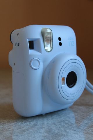 Cámara instantánea Fujifilm Instax Mini 12