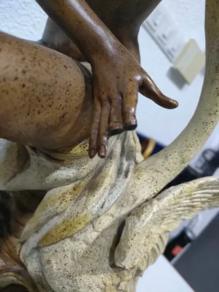 Figura Mujer con Cisne