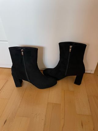 Botines de tacón negros