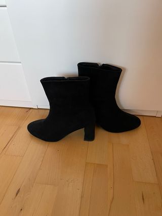 Botines de tacón negros