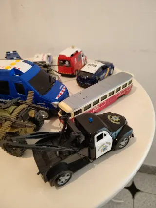 Policia bomberos grua mossos juguete