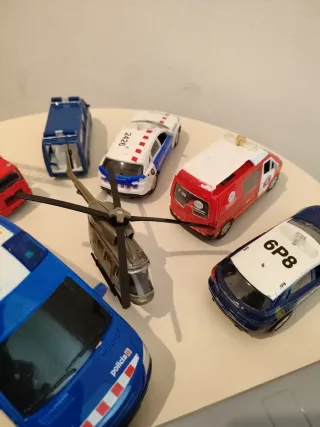 Policia bomberos grua mossos juguete