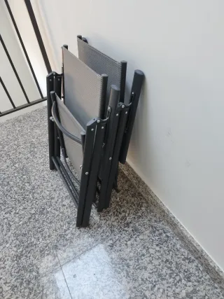 2 Sillas Plegables Multiposiciones. 35 € cada una.