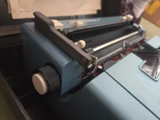 Máquina de escribir Olivetti Studio 46