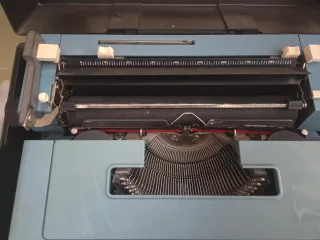 Máquina de escribir Olivetti Studio 46