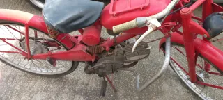 Moto Guzzi 65 Roja