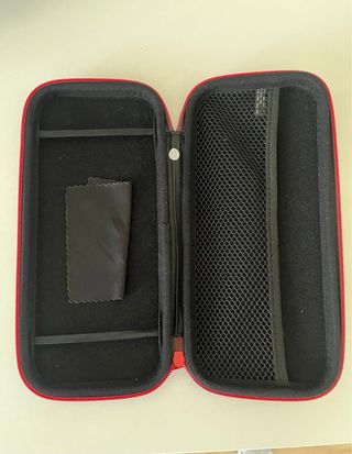 Funda Nintendo Switch Negra y protector de cristal