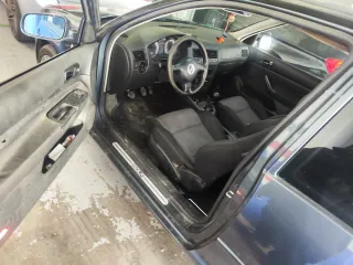 Volkswagen Golf 2003