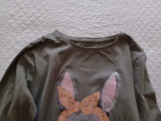 Camiseta niña manga larga con estampado de conejo