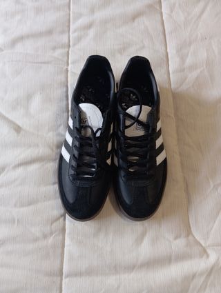 Adidas Spezial Negras y Blancas