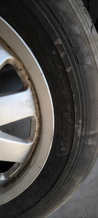 1 Llanta original Audi A4 con Michelin 195/65/15