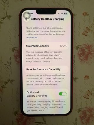 iPhone 13 Rojo batería a 100%