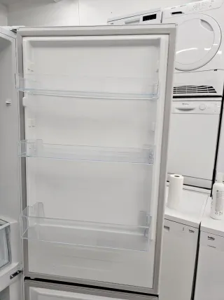 Nevera Hisense Blanca 1,78cm con grantia y Transpo