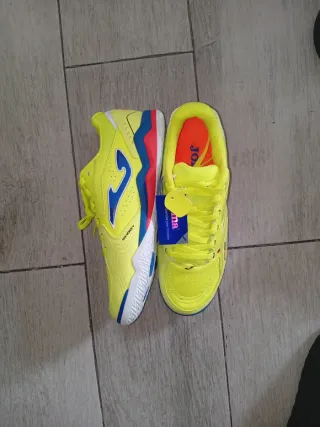 Zapatillas fútbol Joma amarillas