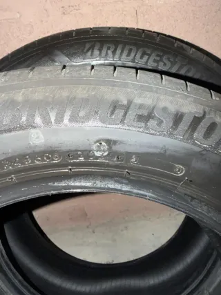 Pareja Neumáticos Bridgestone 215/60R17 96H