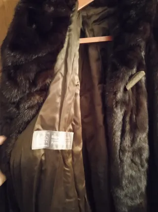 Abrigo de piel marrón