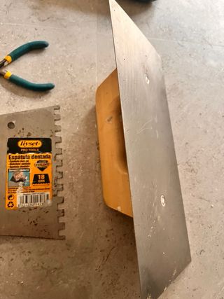 Lote de herramientas de albañilería