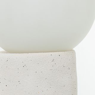 Lámpara cerámica de diseño color blanco