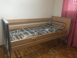 Letto elettrico per assistenza agli anziani