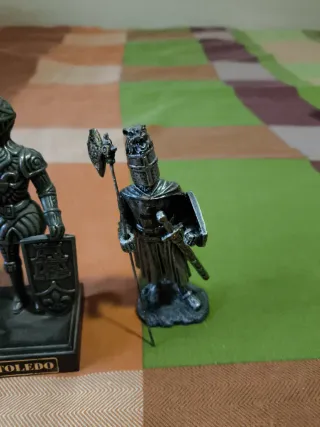 Figuras guerreros metal Toledo