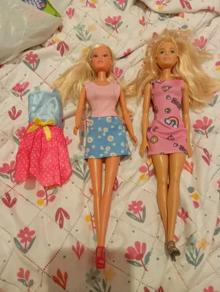 Lote de 2 Muñecas Barbie y vestido