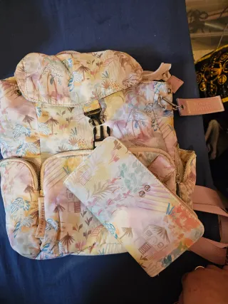 Mochila y monedero grande estampado tropical