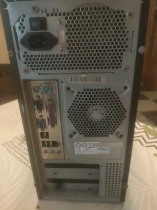 2 Cajas de Ordenador