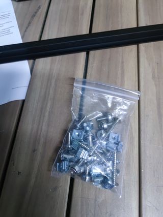 StarTechcom Bracket de 4U de Montaje en Pared para Panel de Parcheo - de 19 Pulgadas - Rack Vertical de Acero para Panel de Parcheo y Equipo de Redes (RK419WALLV)