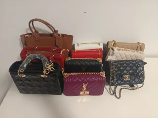 Se vende lote de diez (10) bolsos todos nuevos.