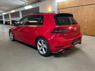 VOLKSWAGEN GOLF GTI PERFORMANCE 7.5