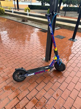 Patinete Eléctrico KTM Red Bull