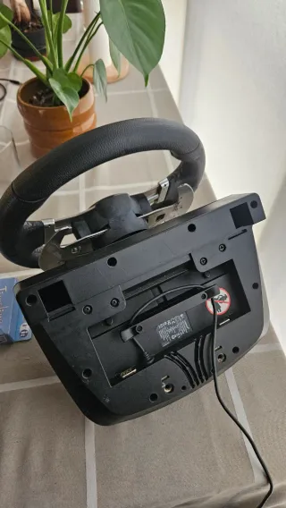 Volante Logitech G27 y pedalera