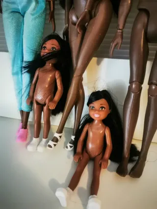 Lote de 5 Muñecas Negras