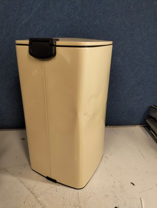 Cubo de basura SONGMICS 30L con pedal y cubo interior