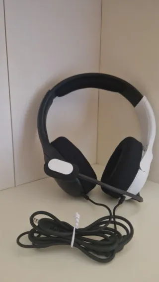 Cascos Nintendo Switch Blancos y Negros