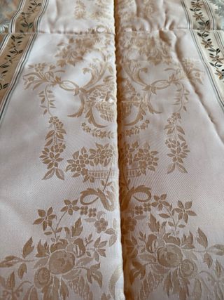 2 edredones/colchas beige/dorado 1,05 + cojines