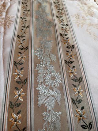 2 edredones/colchas beige/dorado 1,05 + cojines