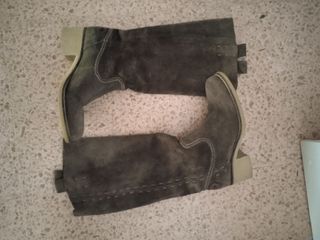 Botas de ante grises