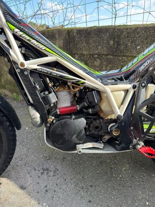Moto de trial VERTIGO COMBAT DOUGIE LAMPKIN