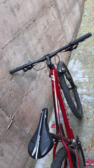 Bicicleta Monty Ruedas 29, modelo KX9 roja