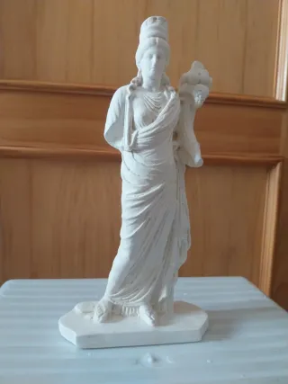 Figura Diosa Fortuna. Replica de museo.  26 cms.