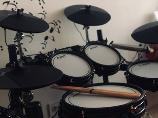 Batería Electrónica Alesis Crimson II