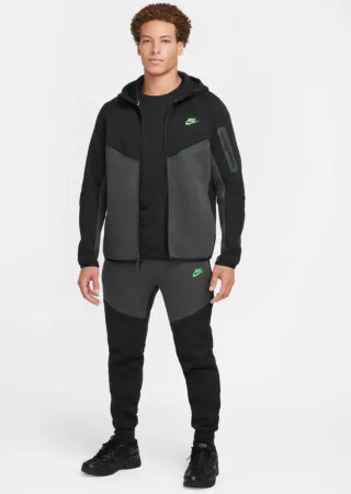 Conjunto Nike Tech Fleece Beige y Negro