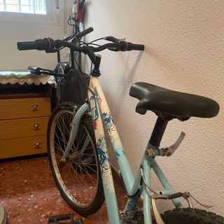 Bicicleta azul para adolescentes