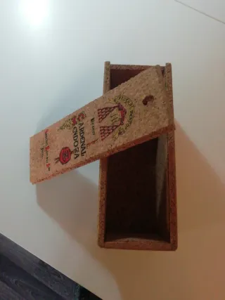 Caja de corcho Brandy Cardenal Mendoza