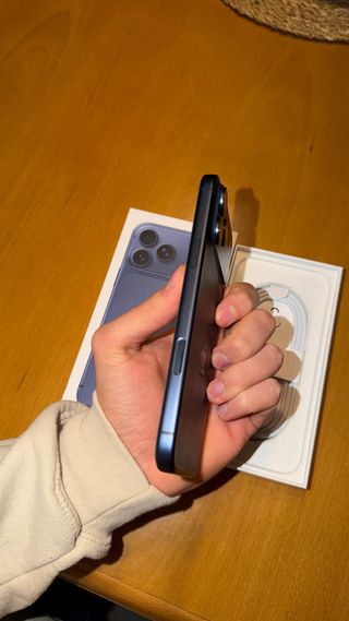 iPhone 17 Pro Max Azul/Morado