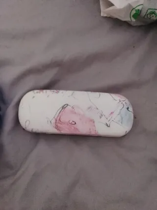 Funda para gafas con diseño de chicas Acepto cambi