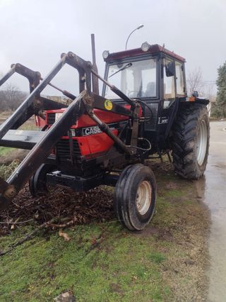 Tractor Case Internacional con pala