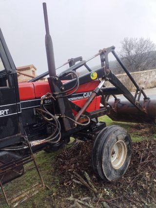 Tractor Case Internacional con pala